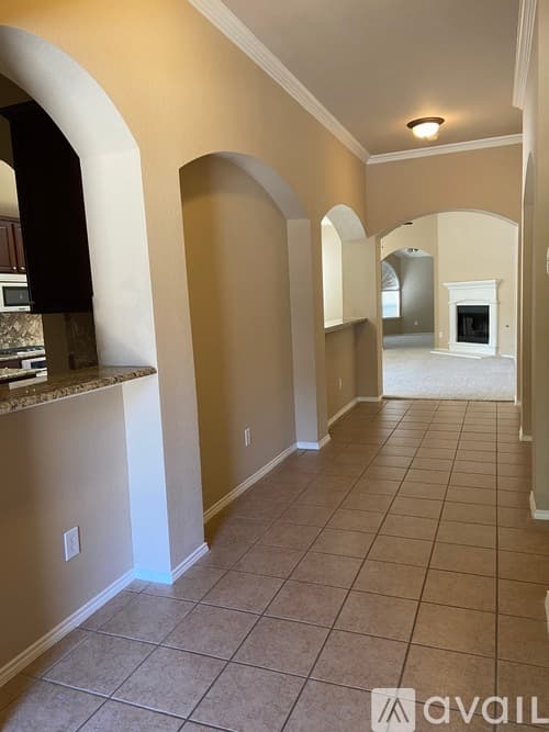 Fort Worth House: 8945 Riscky Trl
