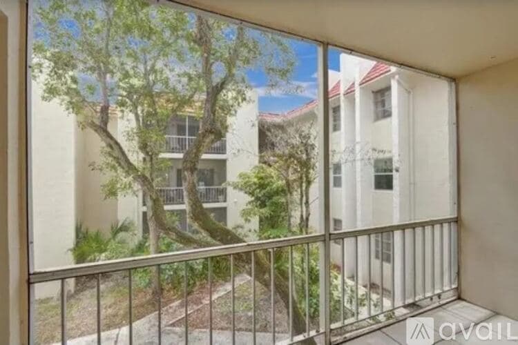 Boca Raton Condo: 636 Northwest 13 Th Street