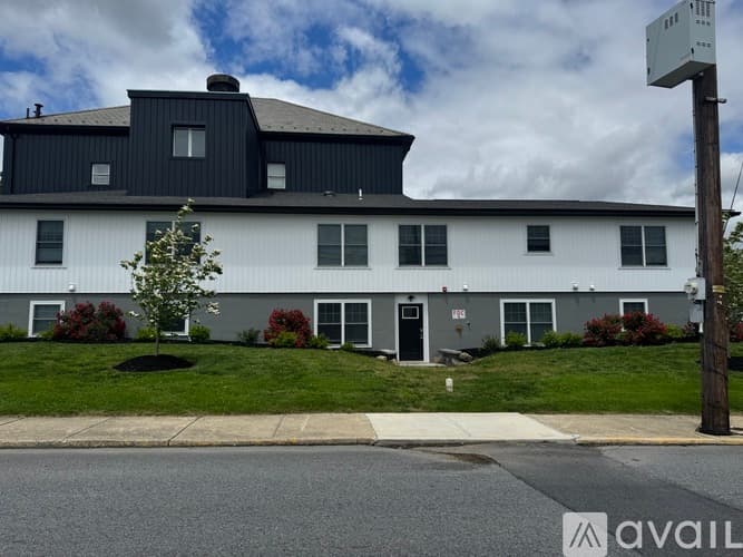Stockertown Townhome: 202 Center Street