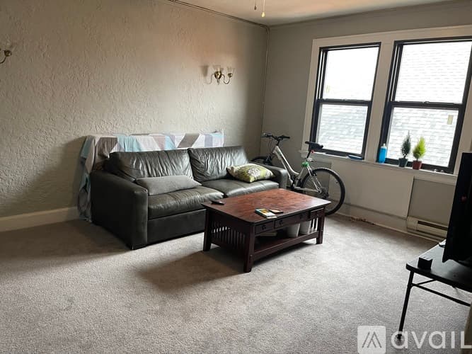 Pittsburgh Apartment: 736 Brookline Boulevard
