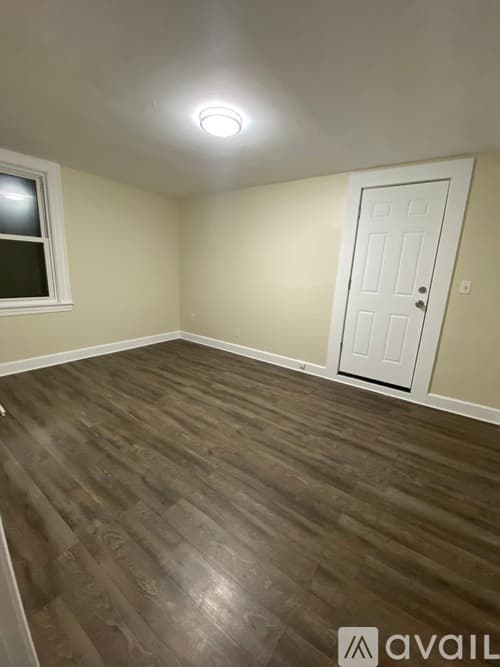 Hamden Apartment: 112 Beacon St