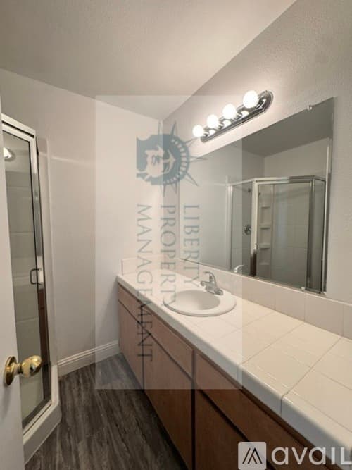 Fresno House: 4240 W Cortland Ave