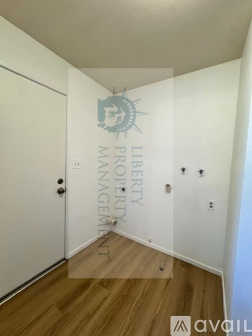 Fresno House: 4240 W Cortland Ave