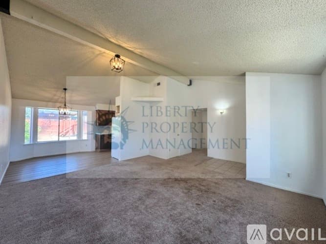 Fresno House: 4240 W Cortland Ave