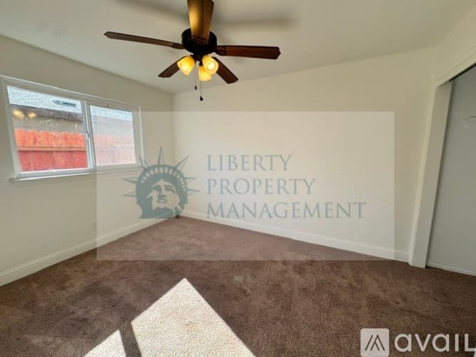 Fresno House: 4240 W Cortland Ave