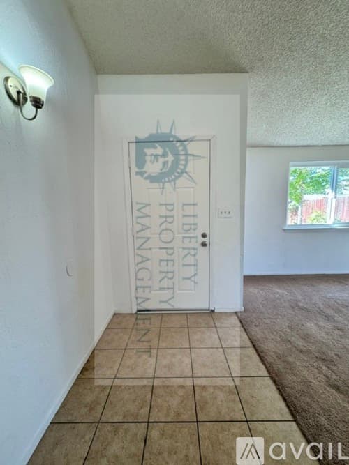 Fresno House: 4240 W Cortland Ave