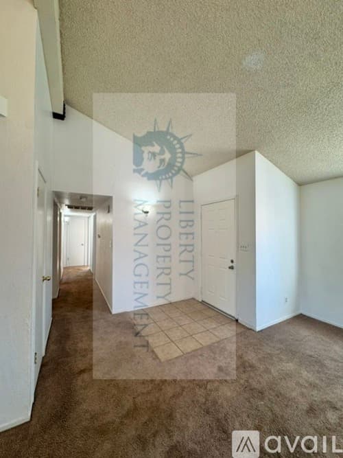 Fresno House: 4240 W Cortland Ave