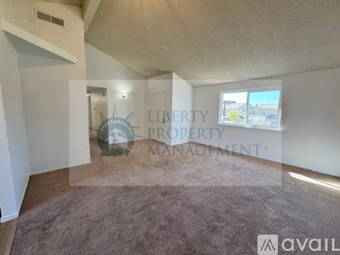 Fresno House: 4240 W Cortland Ave