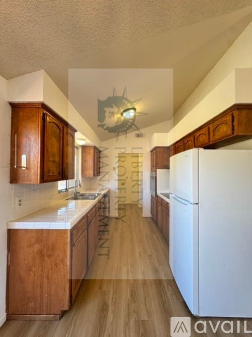 Fresno House: 4240 W Cortland Ave