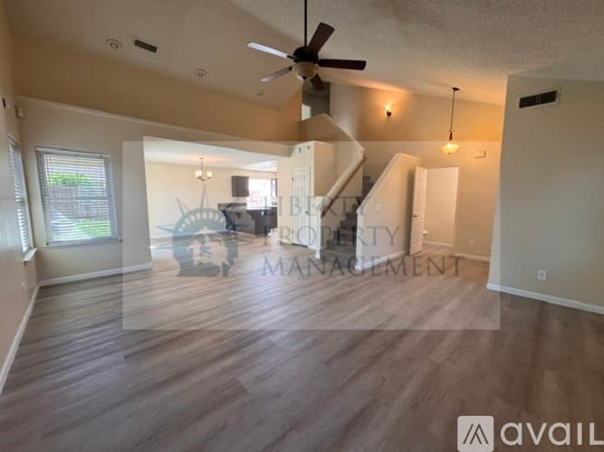 Fresno House: 1895 E Frederick Ave