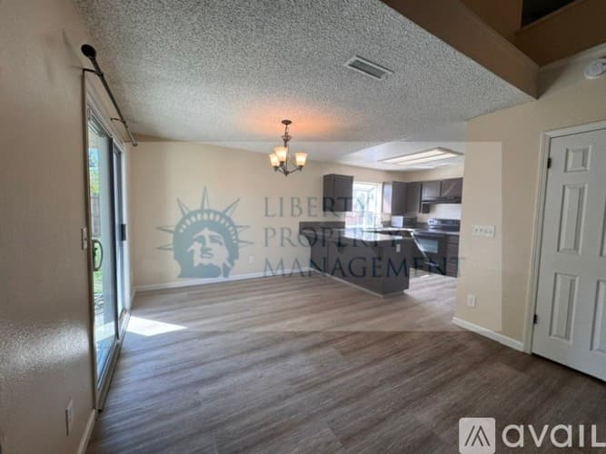 Fresno House: 1895 E Frederick Ave