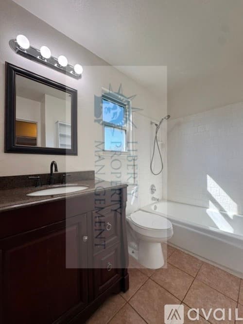 Fresno House: 1895 E Frederick Ave