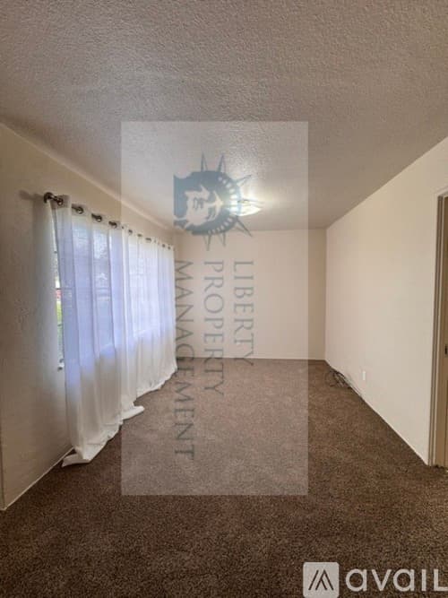 Fresno House: 1601 W Robinson Ave