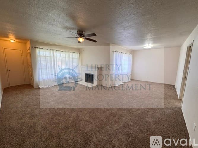 Fresno House: 1601 W Robinson Ave