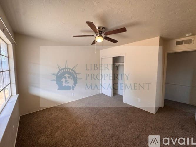 Fresno House: 1601 W Robinson Ave