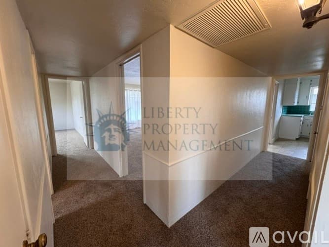 Fresno House: 1601 W Robinson Ave