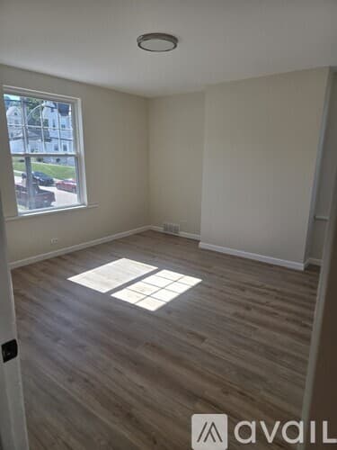 Coraopolis Apartment: 1529 State Avenue