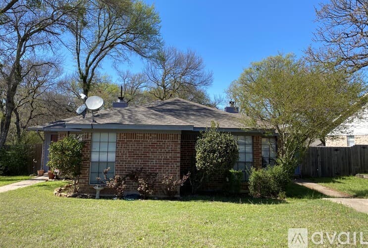 Mansfield Apartment: 201 Shady Valley Drive