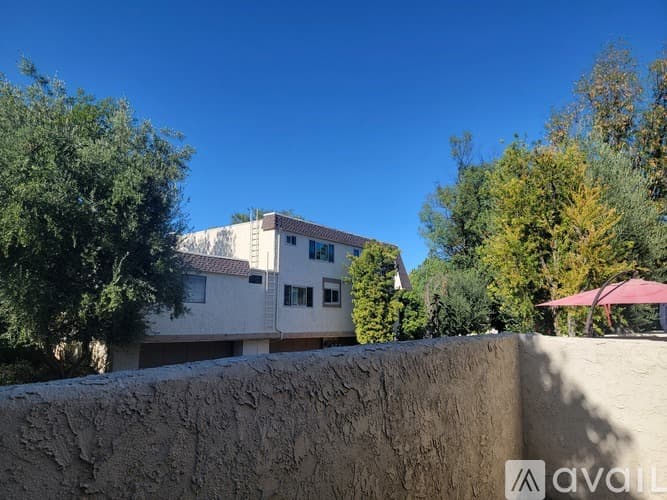 Woodland Hills Townhome: 6121 Shoup Ave