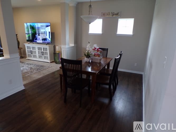 Crown Point House: 11665 Georgia Street