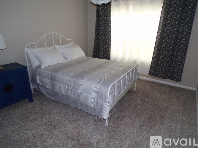Crown Point House: 11665 Georgia Street