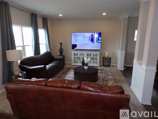 Crown Point House: 11665 Georgia Street