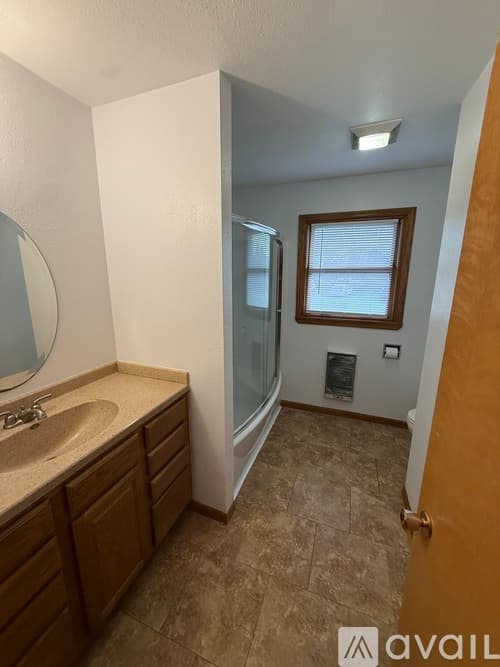 Armstrong House: 904 Diagonal Ave
