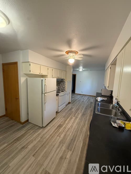 Armstrong House: 904 Diagonal Ave