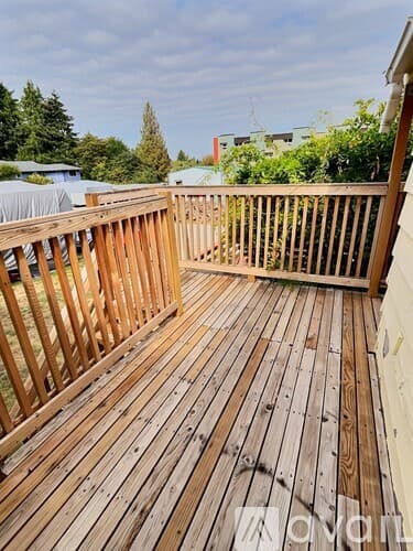 Seattle Condo: 12203 Roseberg Ave S