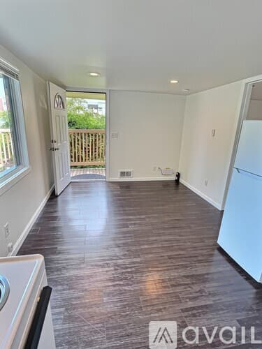 Seattle Condo: 12203 Roseberg Ave S