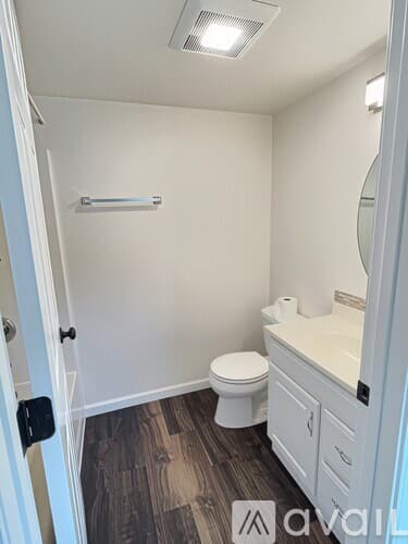 Seattle Condo: 12203 Roseberg Ave S