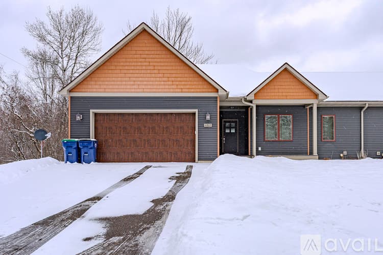 Weston Condo: 6803 Von Kanel Street