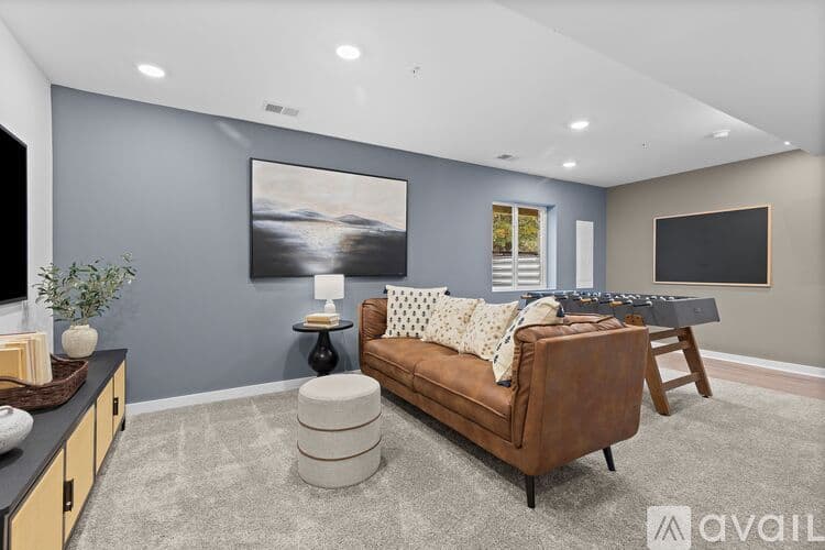 Imperial Townhome: 2008 Canterbury Drive