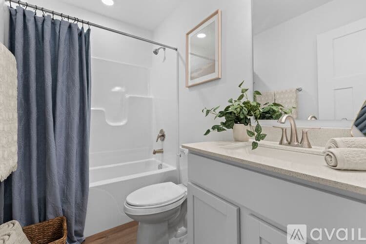 Imperial Townhome: 2008 Canterbury Drive