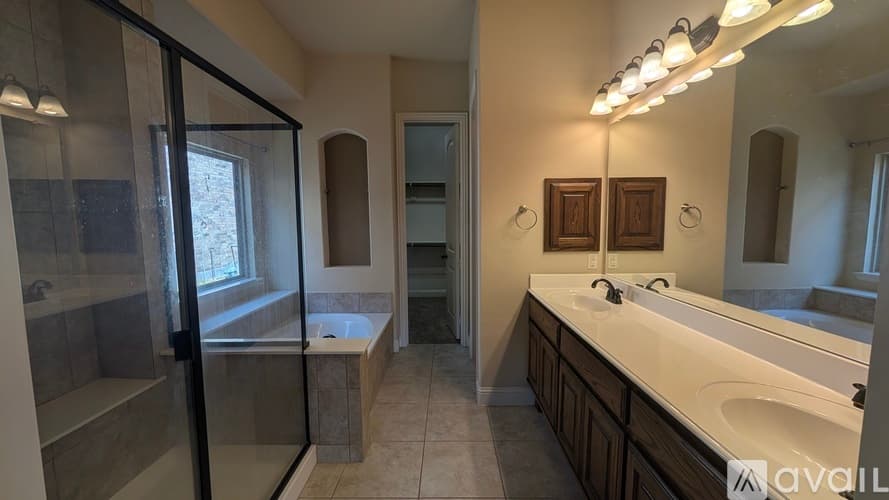 Dallas House: 12231 Jackson Creek Dr