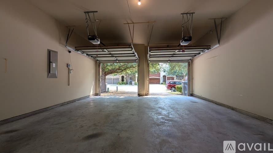 Dallas House: 12231 Jackson Creek Dr