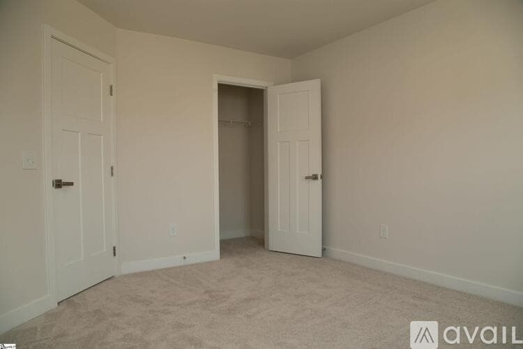 Greenville Townhome: 140 Eagle Wood Drive