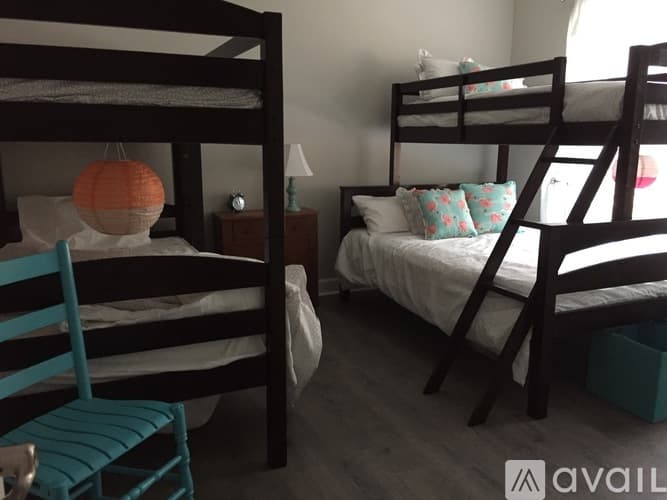Fernandina Beach House: 215 South 11 Th Street