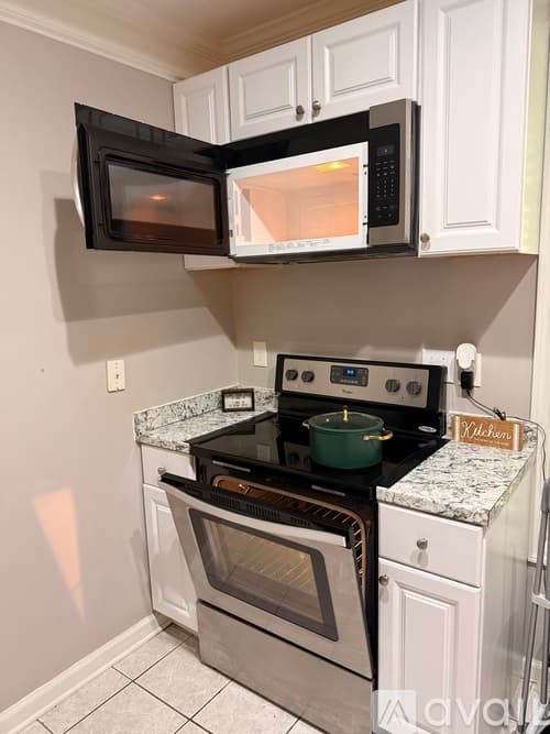 Snellville Apartment: 3152 Chesterfield Court