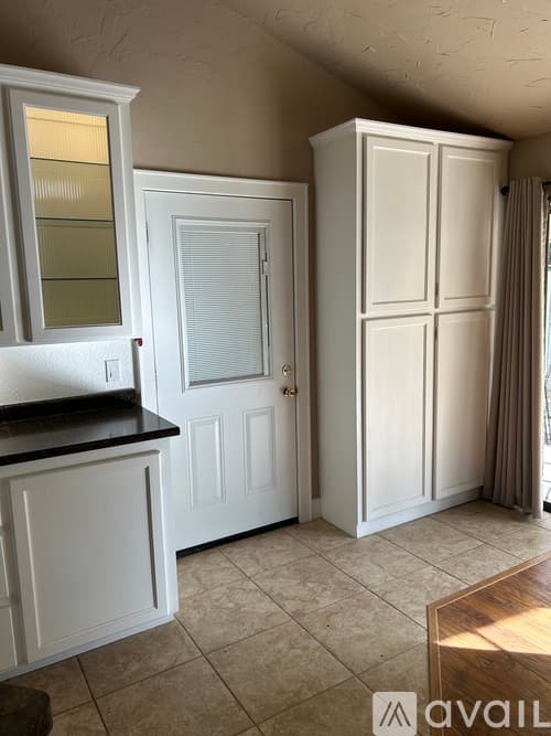 San Antonio House: 16603 Hunting Valley Street