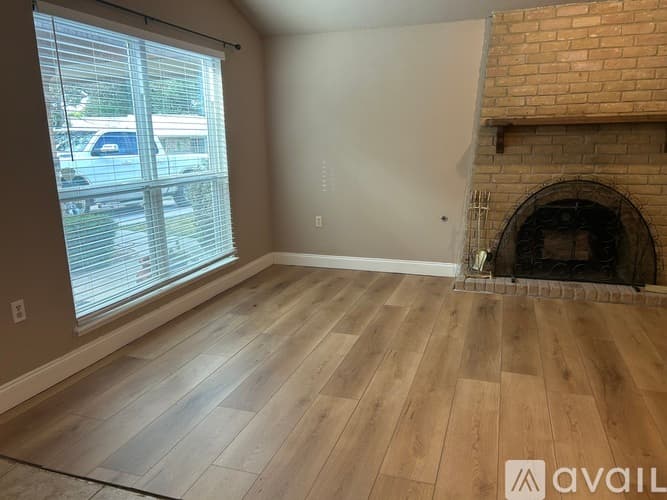 San Antonio House: 16603 Hunting Valley Street