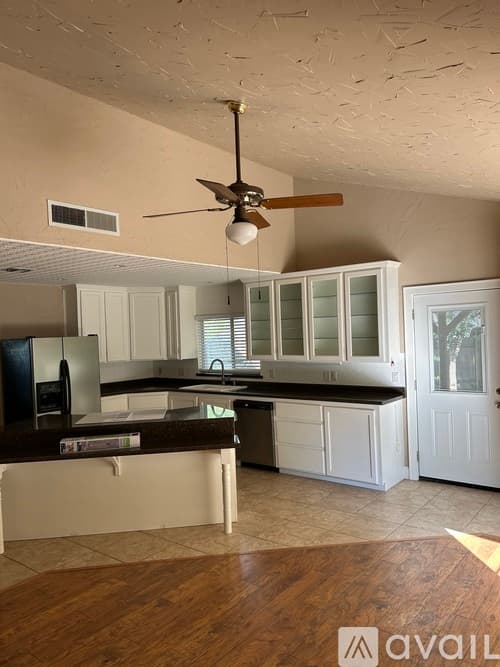 San Antonio House: 16603 Hunting Valley Street