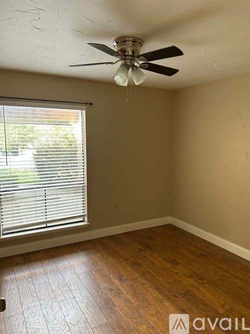San Antonio House: 16603 Hunting Valley Street