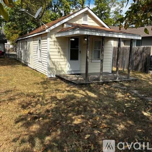 Wichita House: 2151 S Washington Ave