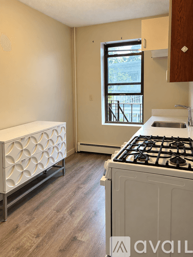 Somerville Apartment: 83 Perkins Street