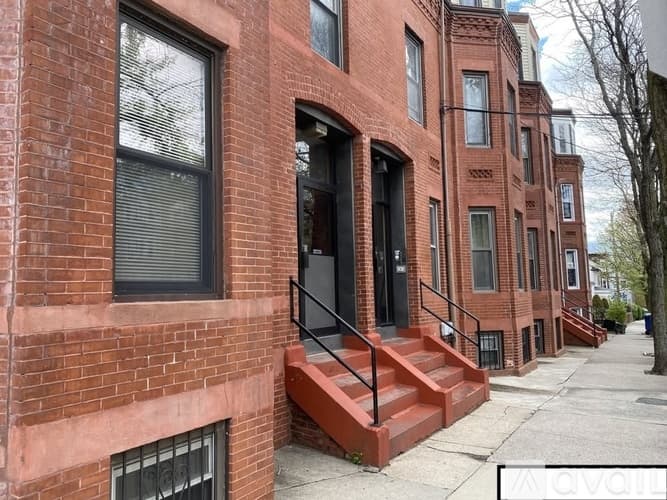 Somerville Apartment: 83 Perkins Street