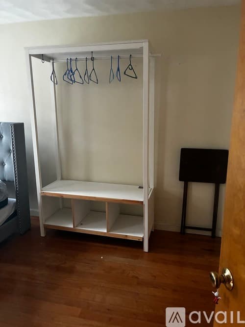 Somerville Apartment: 83 Perkins Street