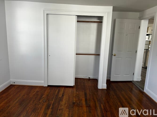 Chicopee House: 106 Taylor Street