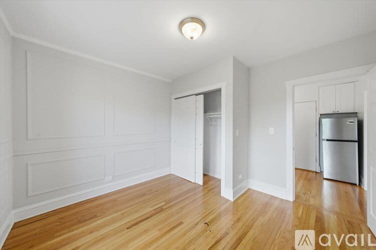 Chicago Apartment: 2700 N Spaulding Ave