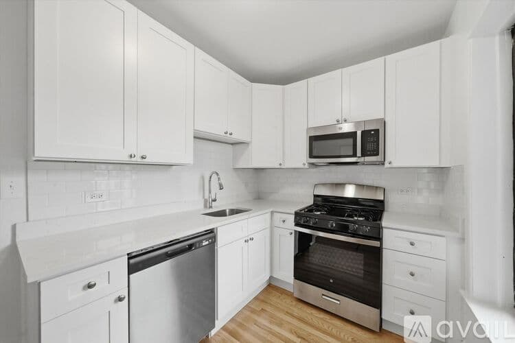 Chicago Apartment: 2700 N Spaulding Ave